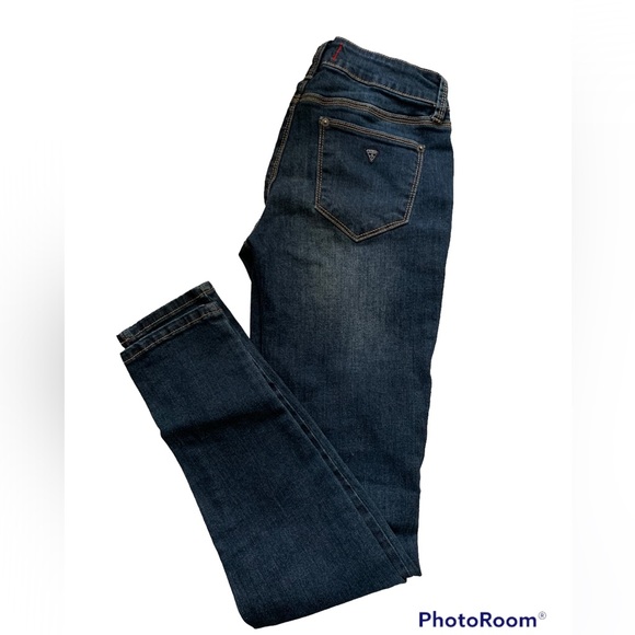 Guess Jeans - Picture 2 of 7